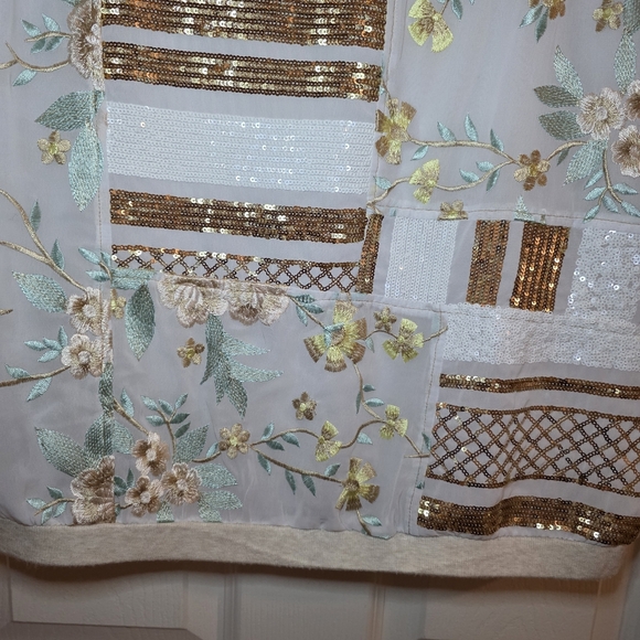 Tiny Anthropologie Embroidered Jessika Sequined Top Blouse Size Medium - Picture 3 of 8